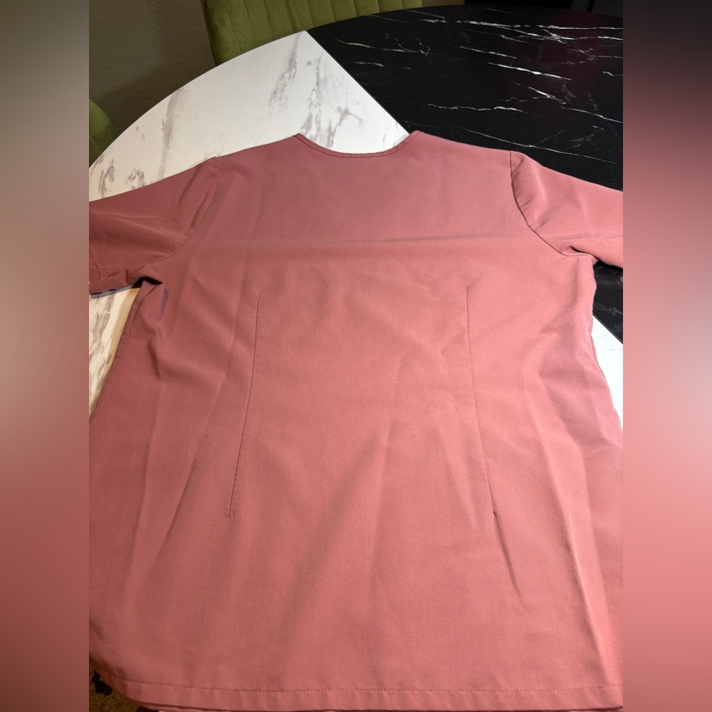 Figs Mauve Pink Scrub Top and Pants Set- large - Picture 7 of 16